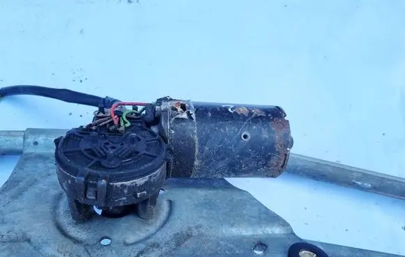 Citroen Xsara Picasso Wiper motor 0390241382