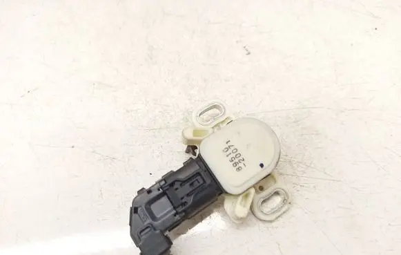 Toyota Avensis T270 Clutch pedal sensor 8951020071