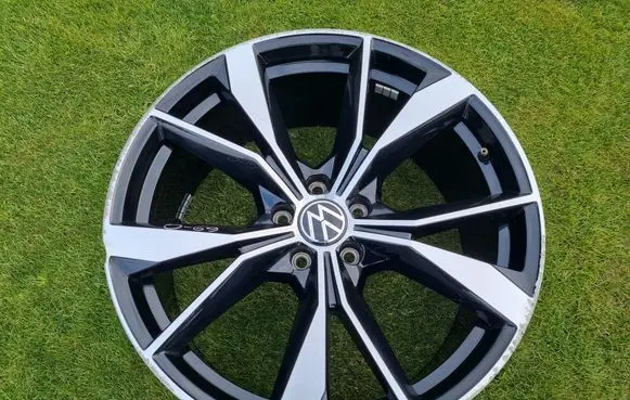 R20 alloy rim