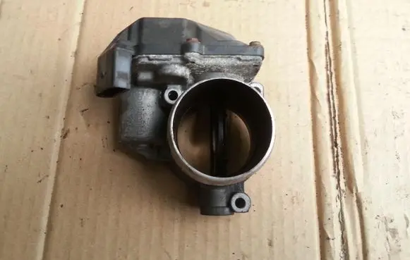 Ford Mondeo MK IV Throttle body valve 