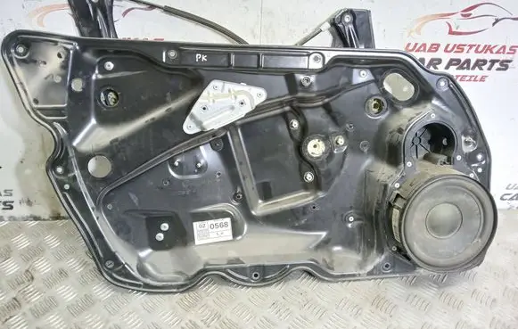 Volkswagen PASSAT B6 Front window lifting mechanism without motor 