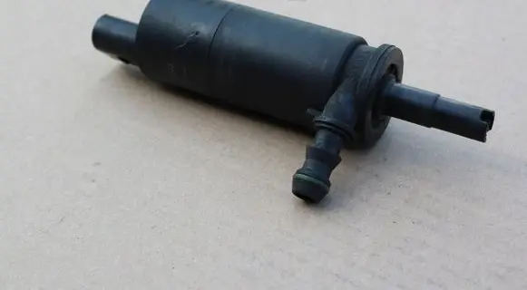 BMW 3 E90 E91 Windscreen/windshield washer pump 8377613OE