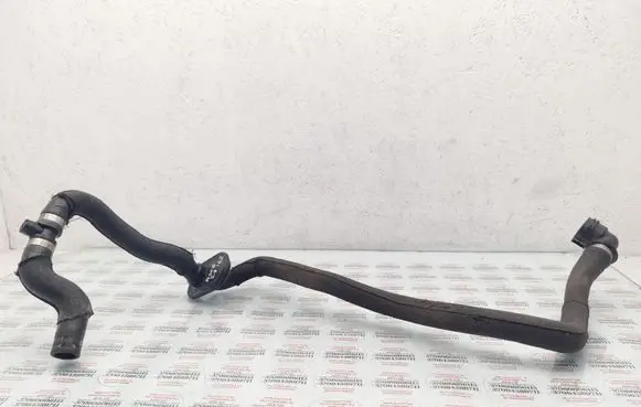 Engine coolant pipe/hose