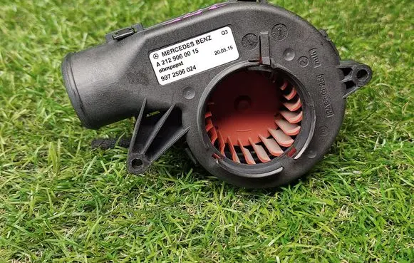Mercedes-Benz E W212 Engine control unit/module fan A2129060015