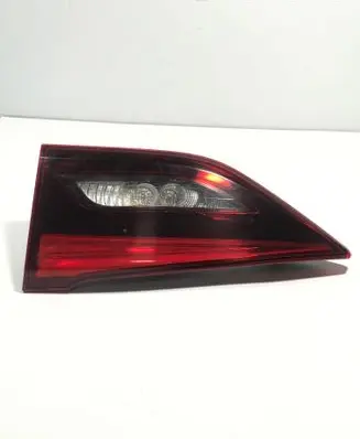 Toyota Avensis T270 Tailgate rear/tail lights R1Y02 E214079 14080