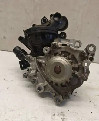 Peugeot 3008 II Water pump Z16001023