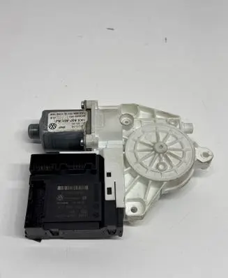 Volkswagen Golf V Front door window regulator motor 1K0959793M F005S00293 974628103