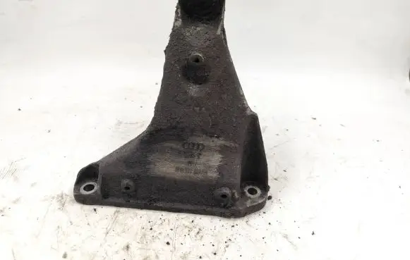 Audi A4 S4 B5 8D Engine mounting bracket 8D0199308AB