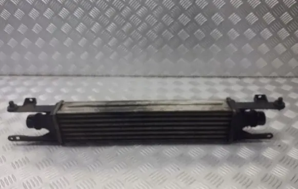 Opel Corsa D Intercooler radiator 440926702