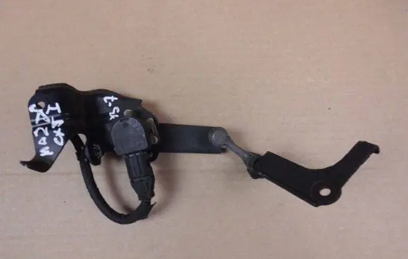 Mazda CX-5 Headlight ballast module Xenon KD545122Y