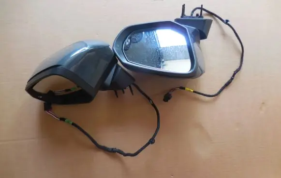 Audi Q2 - Front door electric wing mirror 81A