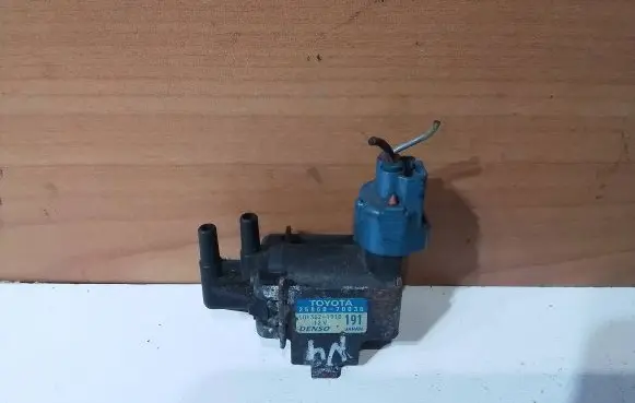 Lexus IS 200-300 Turbo solenoid valve 2586070030 1013621910