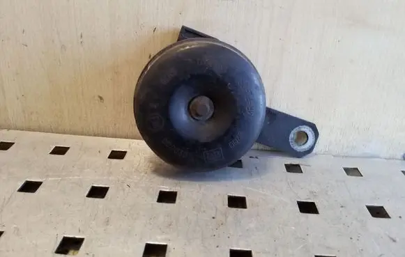 Subaru Outback Horn signal E13000030