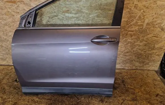 Honda CR-V Front door