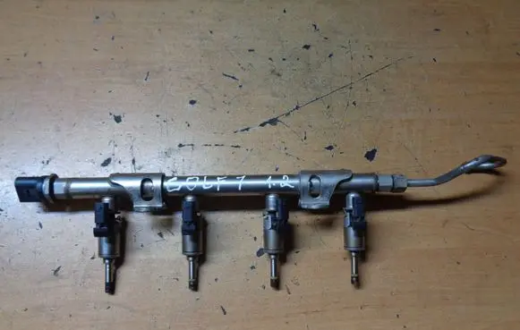 Volkswagen Golf VII Fuel main line pipe 04E133320D 04E133036A
