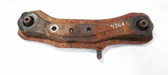 Honda CR-V Engine mount bracket
