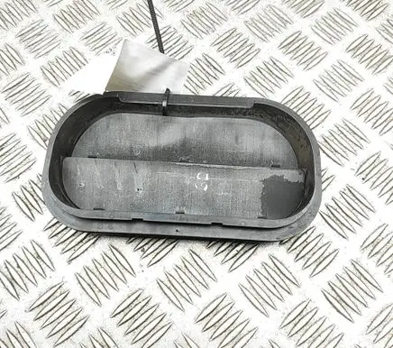 Audi A5 Quarter panel pressure vent 6R0819465A