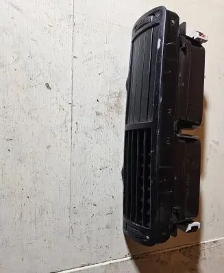 Volkswagen PASSAT B5 Dash center air vent grill 3B0819728A