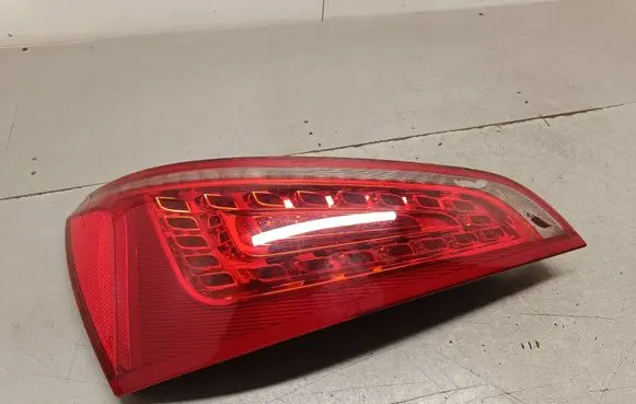 Audi Q5 SQ5 Tailgate rear/tail lights AU41672LE 8R0945093A