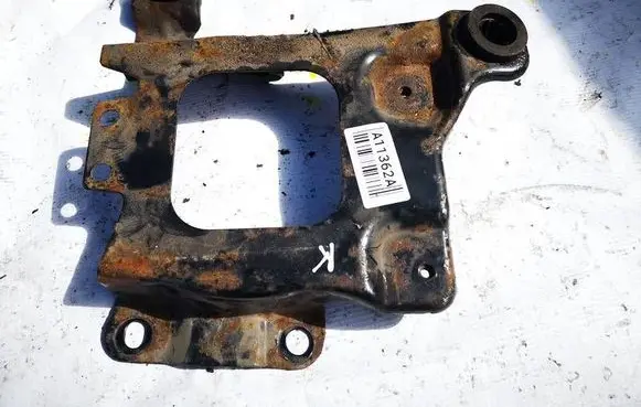 Ford Focus Battery bracket 3M51R6K034AF