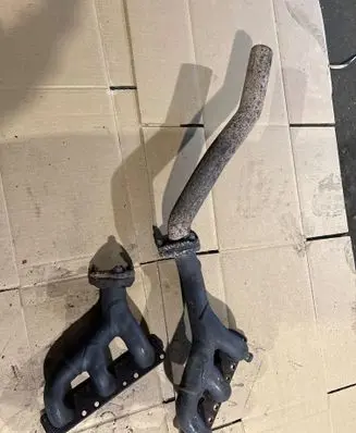BMW 5 E39 Exhaust manifold 1740730 1740731
