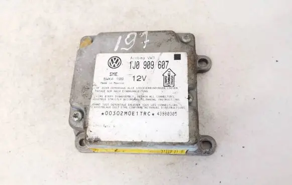 Volkswagen PASSAT B5 Airbag control unit/module 1J0909607 5WK4199VW3