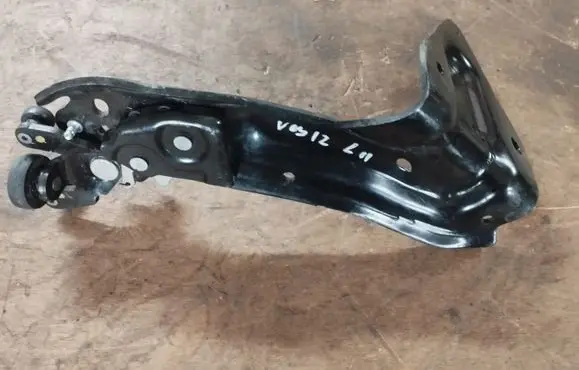 Chrysler Town u0026 Country V Sliding door lower roller guide/hinge 05020921AB