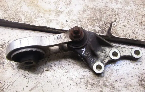 Fiat Tipo Engine mounting bracket 520268420