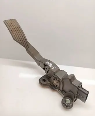 Citroen C-Crosser Accelerator throttle pedal MN101543 46105940802 07029C3B