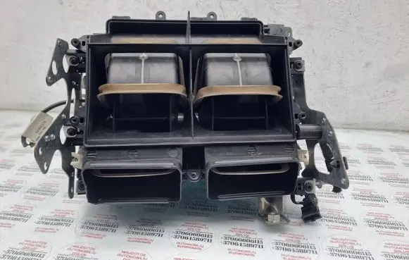 Audi Q7 4L Interior heater climate box assembly housing 7L0819355B