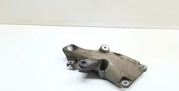 BMW 1 E82 E88 Engine mounting bracket 2217133 6776529 22116776529