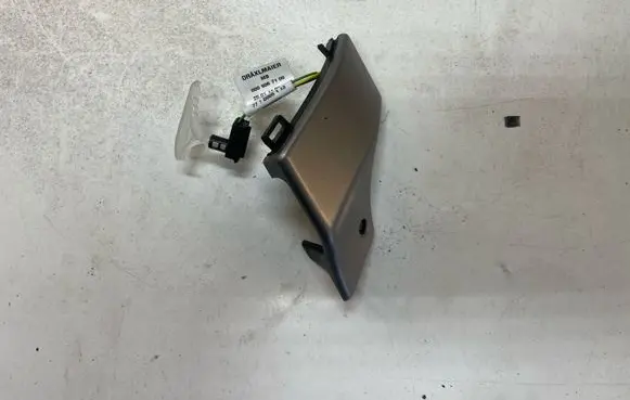 Mercedes-Benz GL X166 Dashboard glove box trim 0009067100
