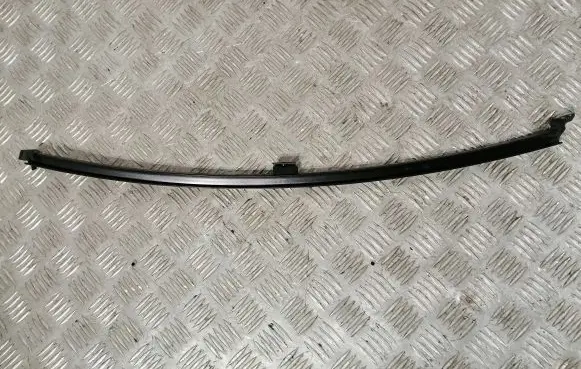 Toyota Avensis T270 Rear door windshield rail 6740720340