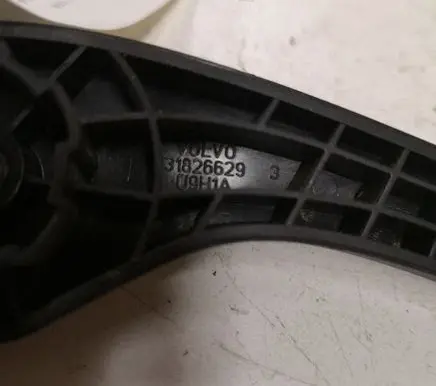 Volvo V40 Engine bonnet (hood) release handle 31826629
