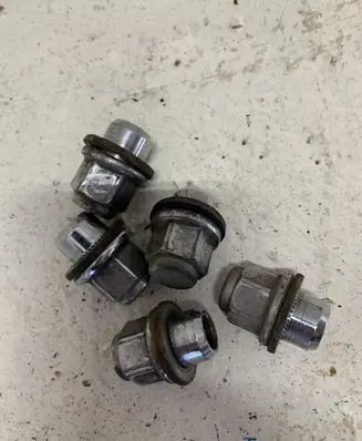 Toyota Auris E180 Nuts/bolts 
