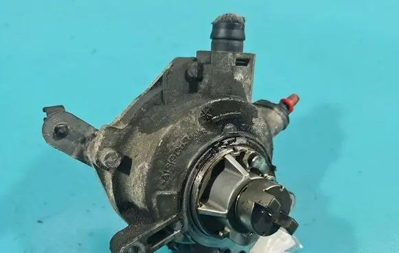 Ford C-MAX II Vacuum pump 20130903 IMPRK1577642