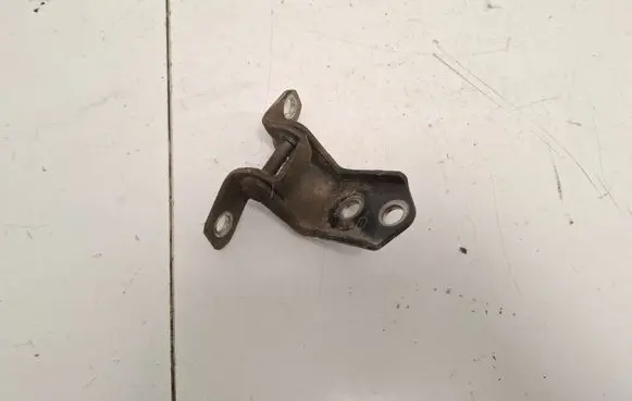 Mazda 3 I Rear door lower hinge