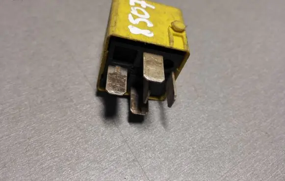 BMW 5 E39 Other relay 61361389105 V23134K52X131