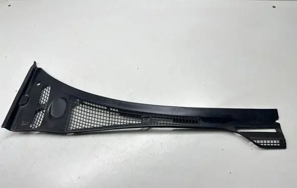 BMW 5 E34 Wiper trim 1946126