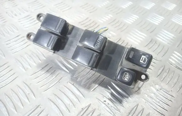 Nissan Almera Tino Electric window control switch