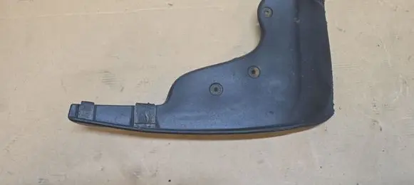 Volkswagen PASSAT B6 Front mudguard 3C0075111