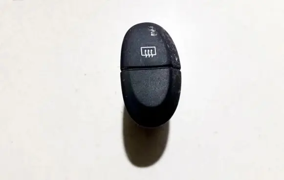 Renault Megane I Windscreen/window heater switch