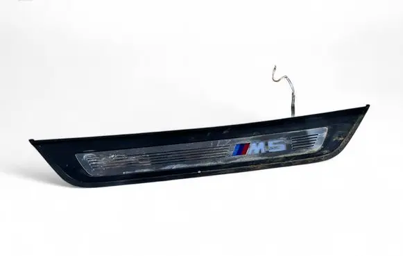 BMW M5 F90 Rear sill trim cover 8061072 635394 BS000008801