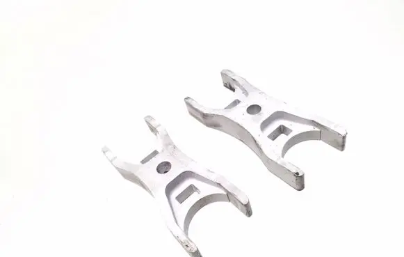 Audi A6 S6 C7 4G Fuel Injector clamp holder 04L216