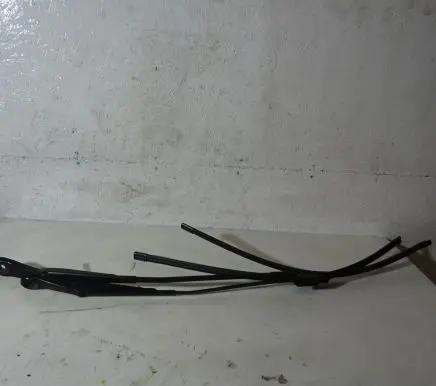 Opel Zafira C Front wiper blade arm