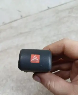 Opel Zafira A Hazard light switch 90589897 09104489
