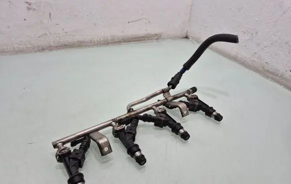 Opel Zafira B Fuel injectors set 25343299