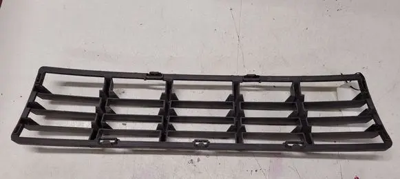 Volvo V50 Front bumper lower grill