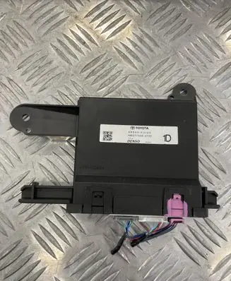 Toyota Yaris XP210 Air conditioner control unit module 88650-K0120