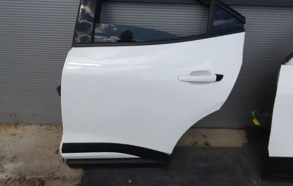 Opel Mokka B Rear door 